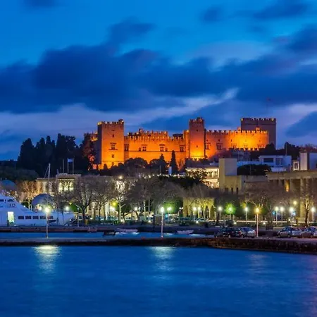 Emerald Dream House#poiessa, Medieval Town Apartment